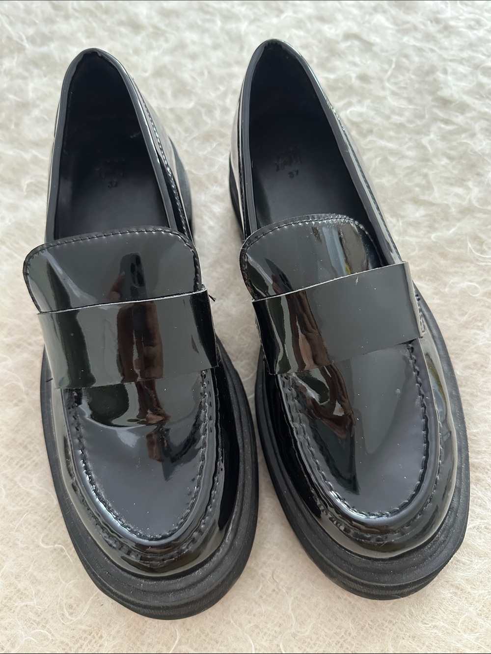 H&M Black Patent Chunky Loafers Platform Lug Sole Shoes Size 37 US 6